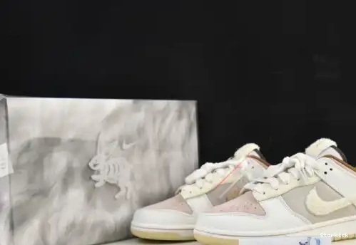of Year Low the Nike Rabbit PRM Dunk Retro (2023) Fossil FD4203-211 Stone 0615